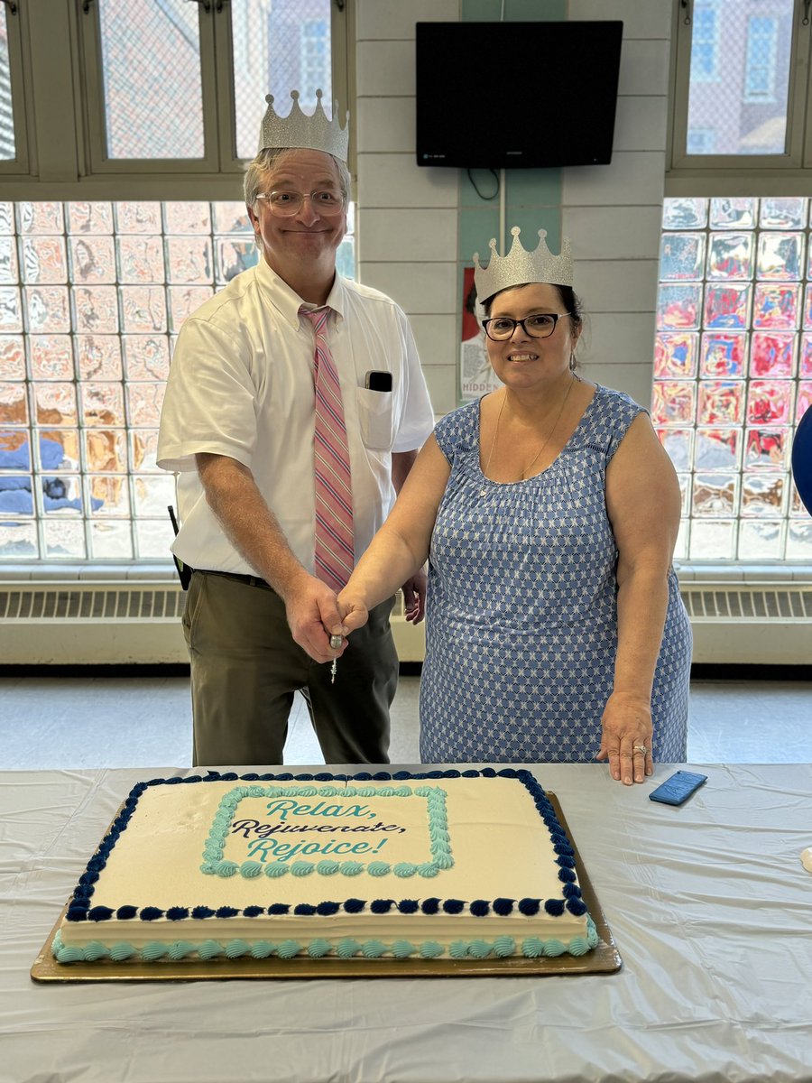 Public School 72 tweet media