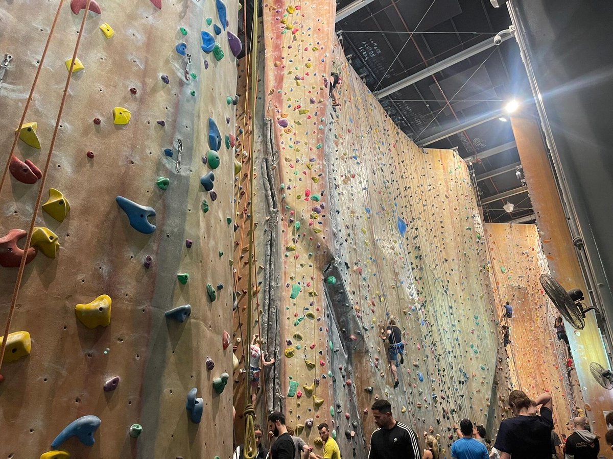 Rock climbing for healthy and beauty ,I feel so fresh and more free