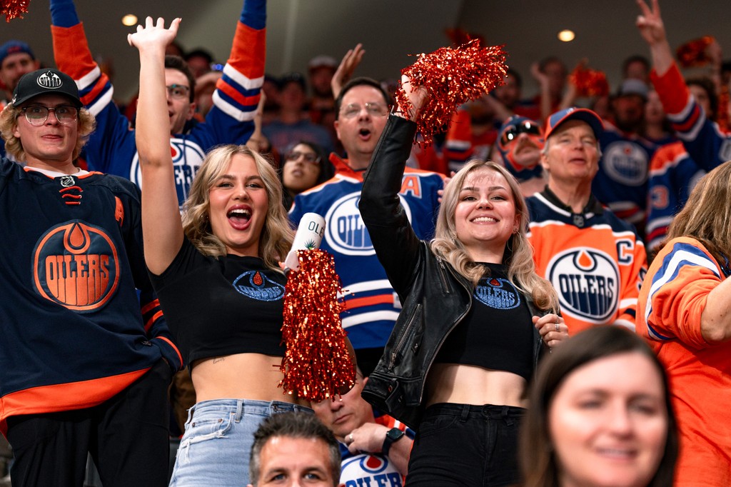 RogersPlace's tweet image. 🧡💙 HERE. WE. GO.

#LetsGoOilers