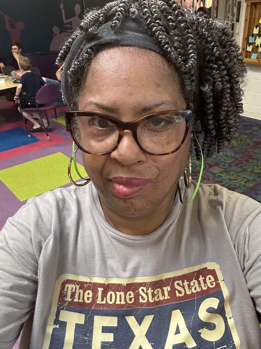 DrRetweets's tweet photo. Got some super🎉 great news📰on my way to the Y for Zumba class and a workout. The Akron Urban League @AkronUL supported my budget proposal request funding for our #ReadingCircles civic and community engagement event this Saturday at Summit Lake community center. Whohoo!🙌🏽 https://t.co/5flyrYT9rk
