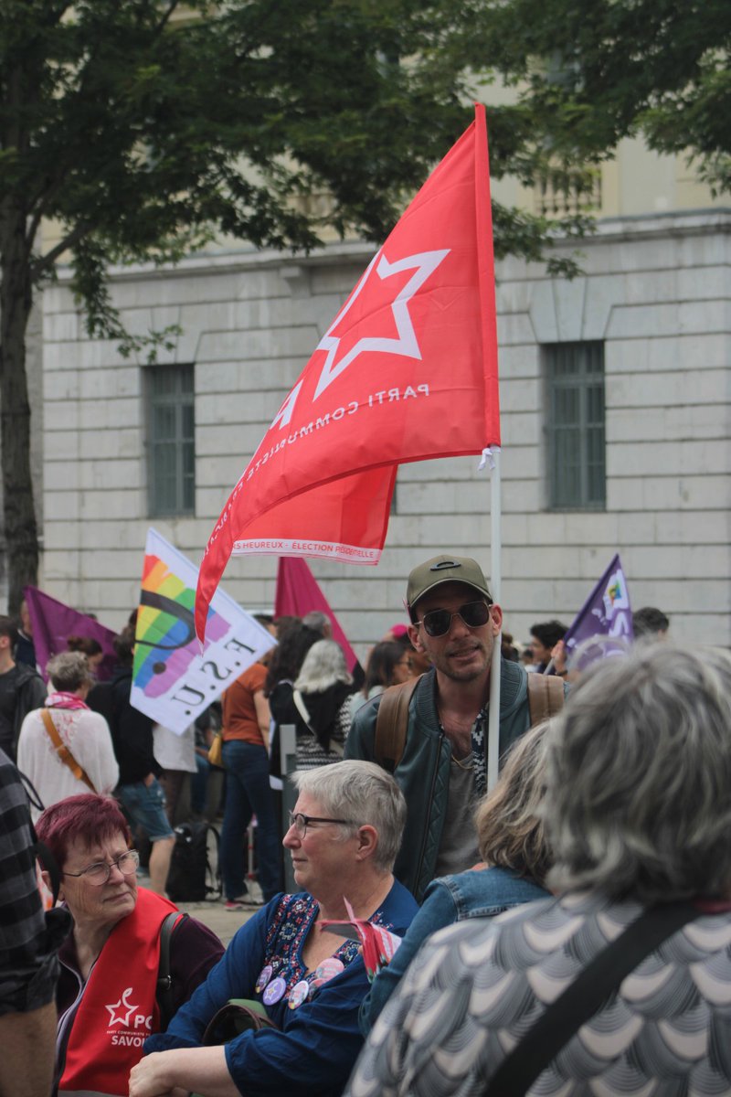 73PCF's tweet image. Une belle mobilisation hier pour la manif féministe contre l'extrême droite à Chambéry.
Siamo tutti antifascisti ✊