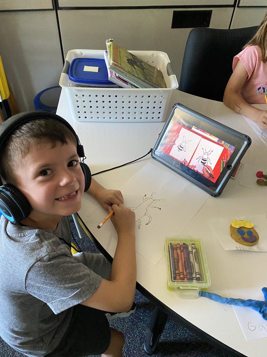 AFleckal's tweet image. After learning about insects this morning, we had fun learning how to draw them this afternoon!  @ShoalCreekStars @LPSSummerAdv #starssc #LPSSummer2024