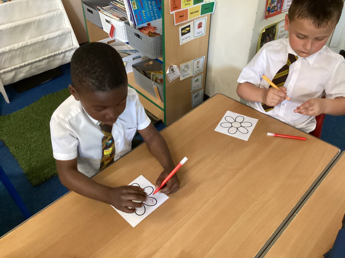 2StHerberts's tweet image. In computing we used Purple Mash to create a Pointillism picture. We also decided to do one by hand to see which we preferred. #stherbertsart #stherbertscomputing