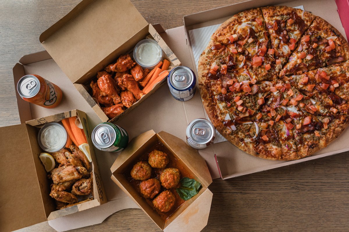 Who's ready for Game 7? 🏒 Cheer on the Edmonton Oilers while enjoying Neapolitan pizzas, meatballs, wings and more!

Call your local Famoso, or get your takeout order started through our website famoso.ca - There's something for every game night party. #StanleyCup
