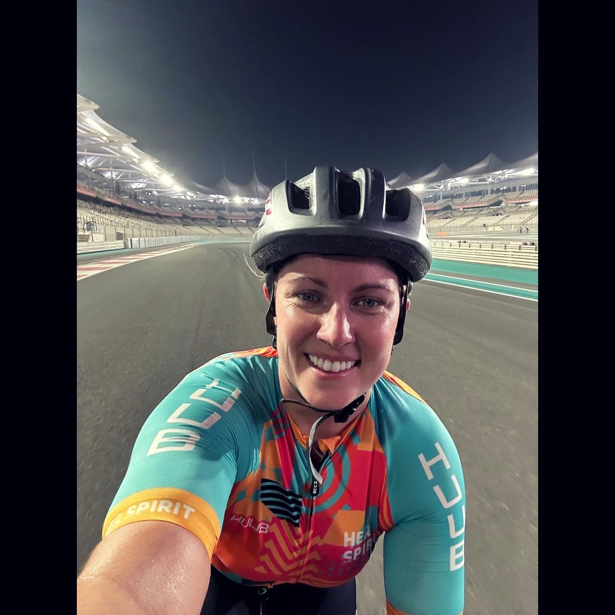 HannahVaughan91's tweet photo. Finding that racing line! 🚴🏼♀️🏎️🏁 An awesome way to get a bike session in on a night stop, pedalling my way round the Yas Marina Circuit ☺️ #yasmarinacircuit #trainyas #abudhabi #cycling #work #meltingin44degrees https://t.co/GcemzAkJJa