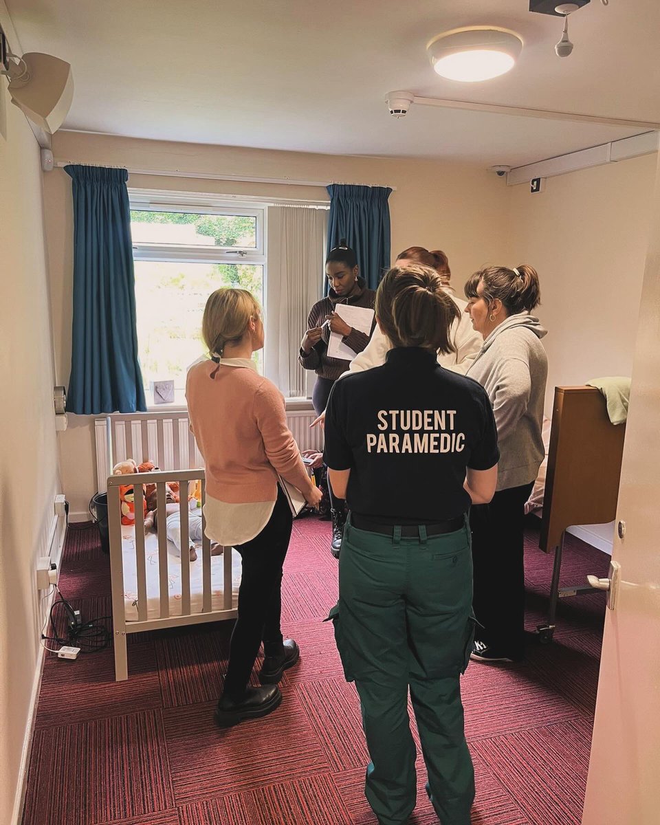 UniKeelePara's tweet photo. Our students not only undertake simulation activities with other emergency services and healthcare professionals, they also undertake inter-professional simulation with Police Child Protection Officers and Social Work students too! 👏👏 https://t.co/Sjao19iPIV