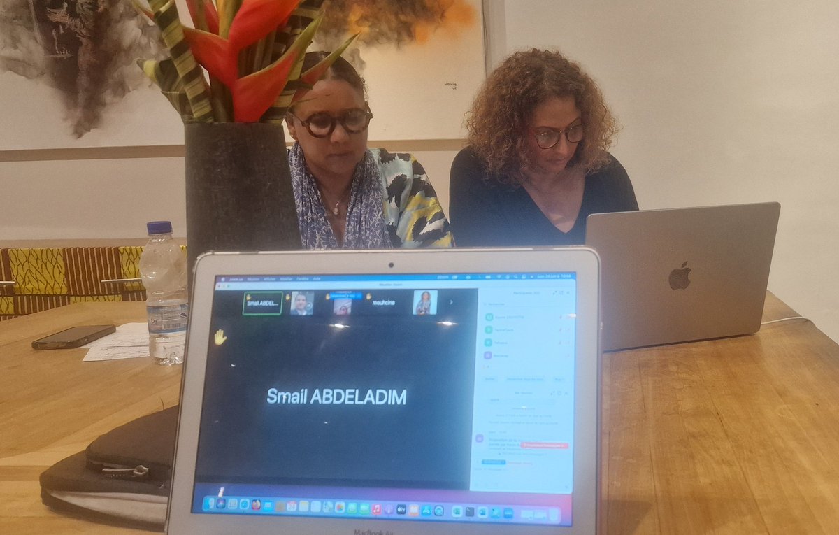 🔵 Réunion publique en cours sur #Zoom beaucoup de questions ❓️ sont posées à la seule candidate de la majorité présidentielle @Ensemble2024 sur la IXème Circonscription des Français établis hors de France 
#DemainJeVoteSamiraDjouadi par internet.
@Renaissance_9e