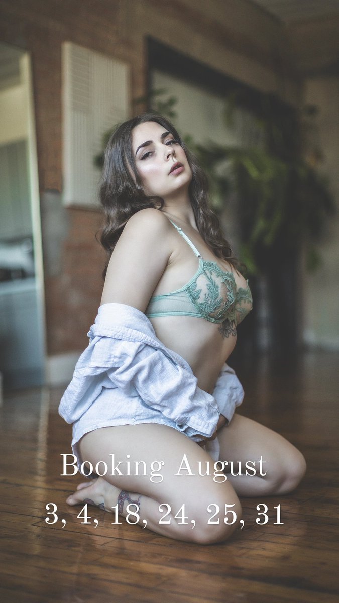 Nat_l_ee_'s tweet image. #dallasmodel #texasmodel #inkedmodel #boudiormodel