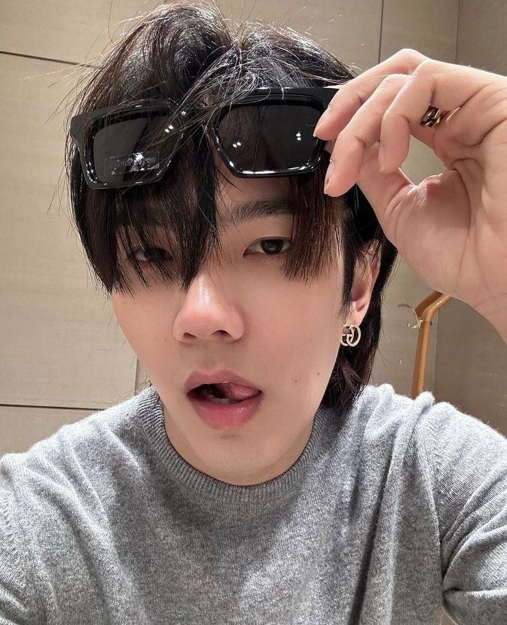 buildblee's tweet photo. karma is he's boyfriend https://t.co/iG9Mxlshwk