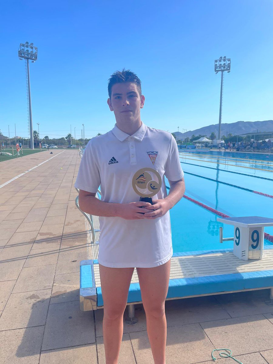 L’Infantil masculí Campió d’Espanya a Màlaga!!

L’Héctor Dios ha estat escollit el millor jugador del Torneig, enhorabona!!💪🏻💪🏻

Gran temporada nois!🙌🏻

#Terrassa
#waterpolo
#MareaRoja⚪️🔴