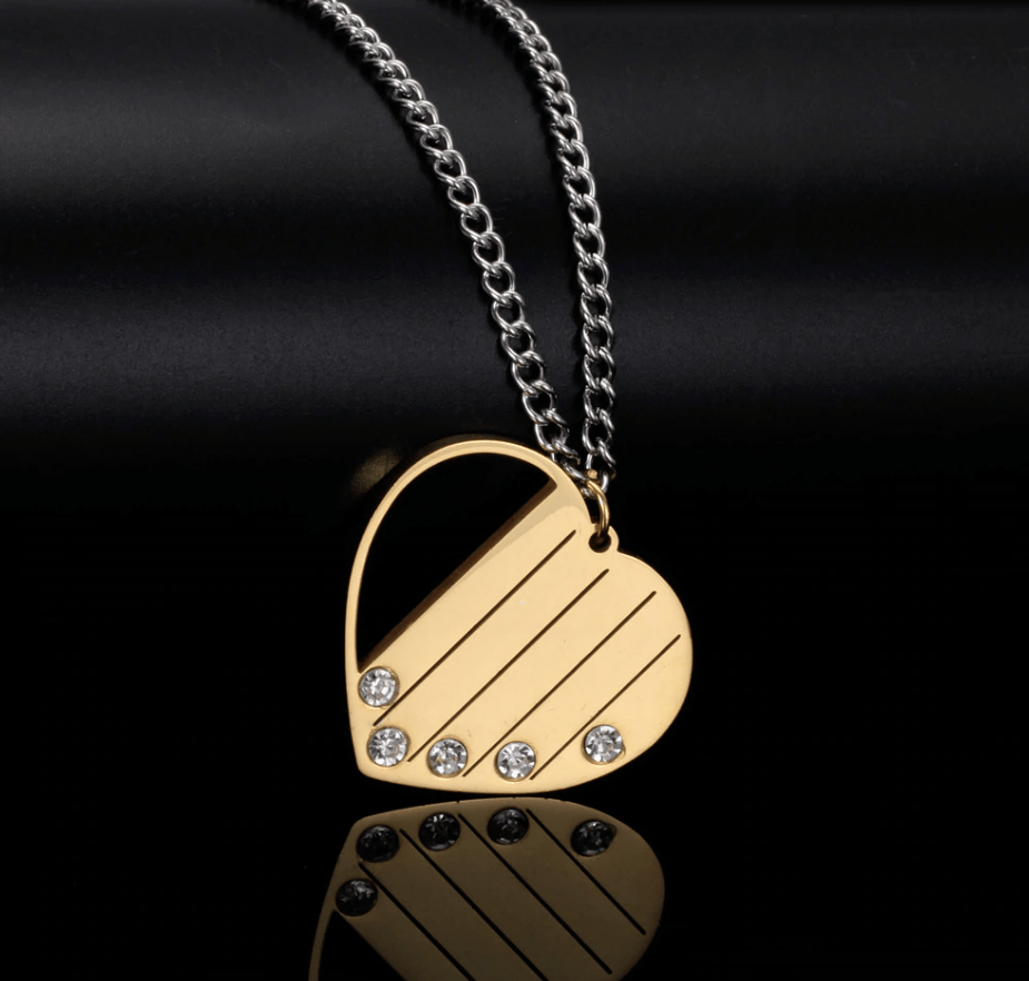 NPresence's tweet photo. Heart &amp; Bling Necklace #shoparzo

Click for more info: https://t.co/kBMMNb5fO4

Visit our store: https://t.co/viKNJl8C27 https://t.co/xFSHKwQS3x