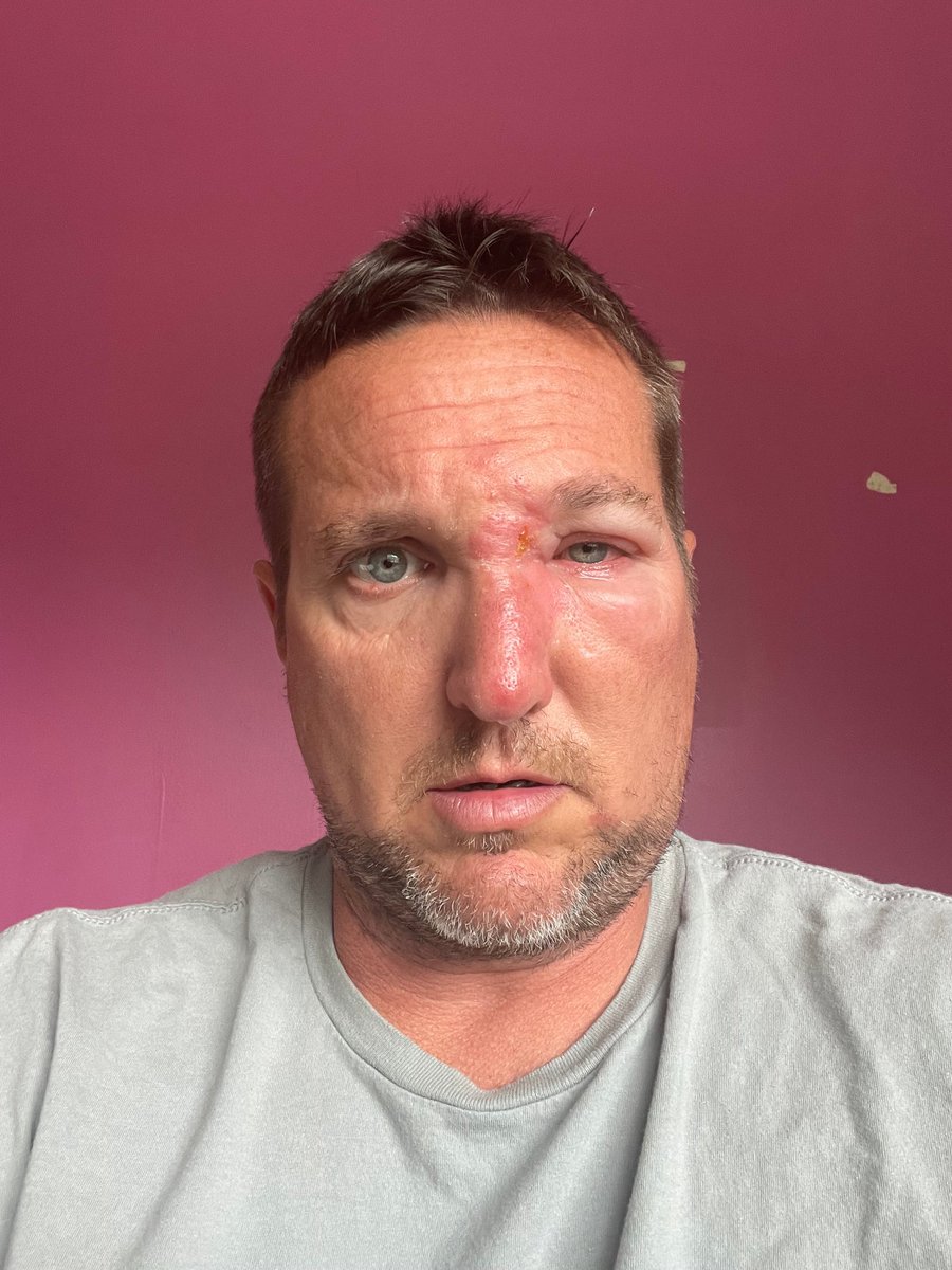 2CsWithAPod tweet media