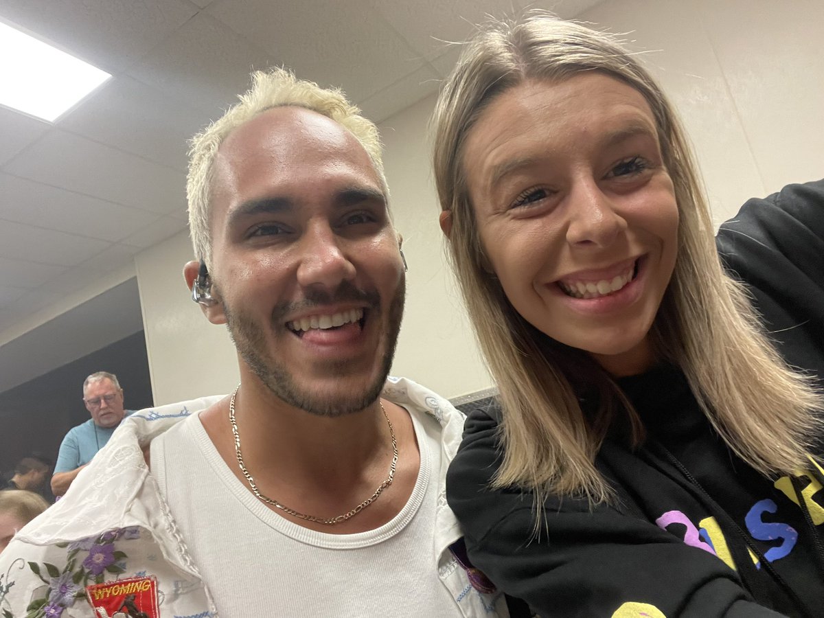 Addicted2Maslow's tweet image. Crazy that this was a year ago🩷