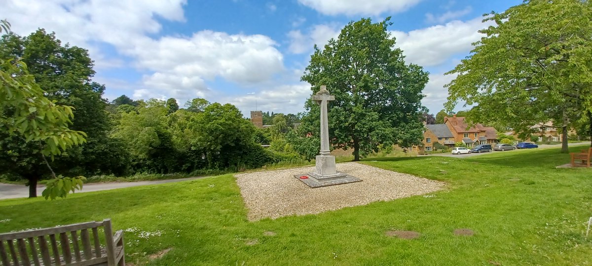 MP4Stratford's tweet image. ☀️Campaigning in Sunny Ilmington was lovely today. It was a real pleasure talking to residents about  issues such as childcare, speeding, flooding and public transport.
#Winning Here 
#LibDemdoorstep 🔶️