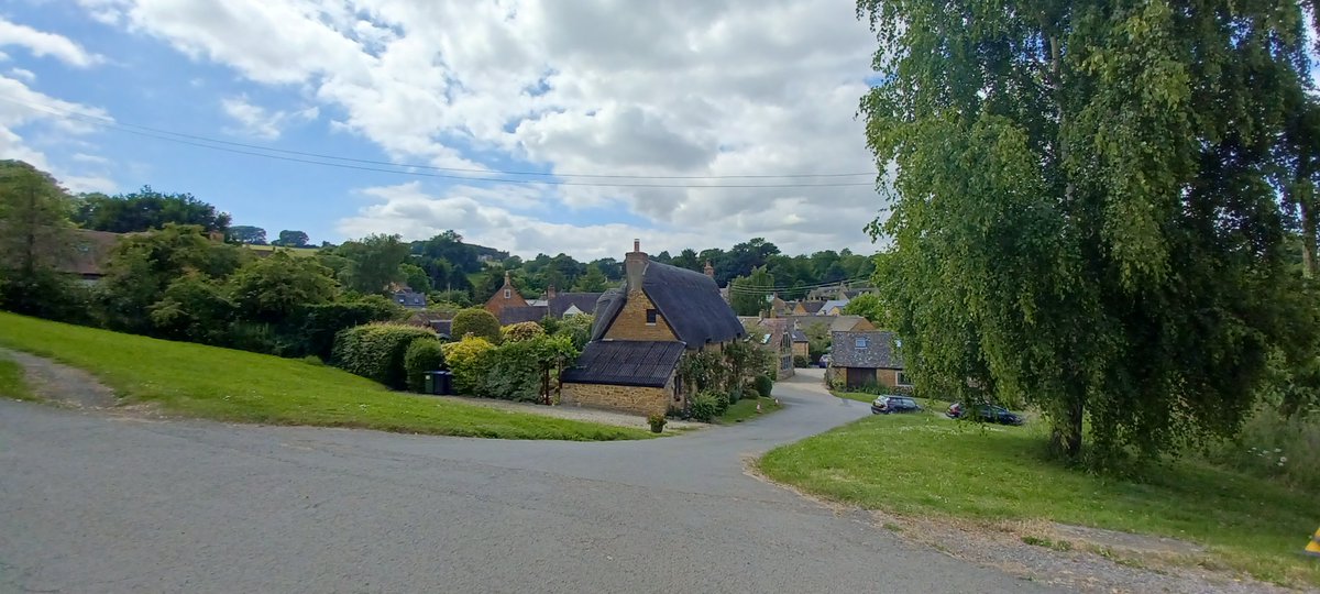 MP4Stratford's tweet image. ☀️Campaigning in Sunny Ilmington was lovely today. It was a real pleasure talking to residents about  issues such as childcare, speeding, flooding and public transport.
#Winning Here 
#LibDemdoorstep 🔶️