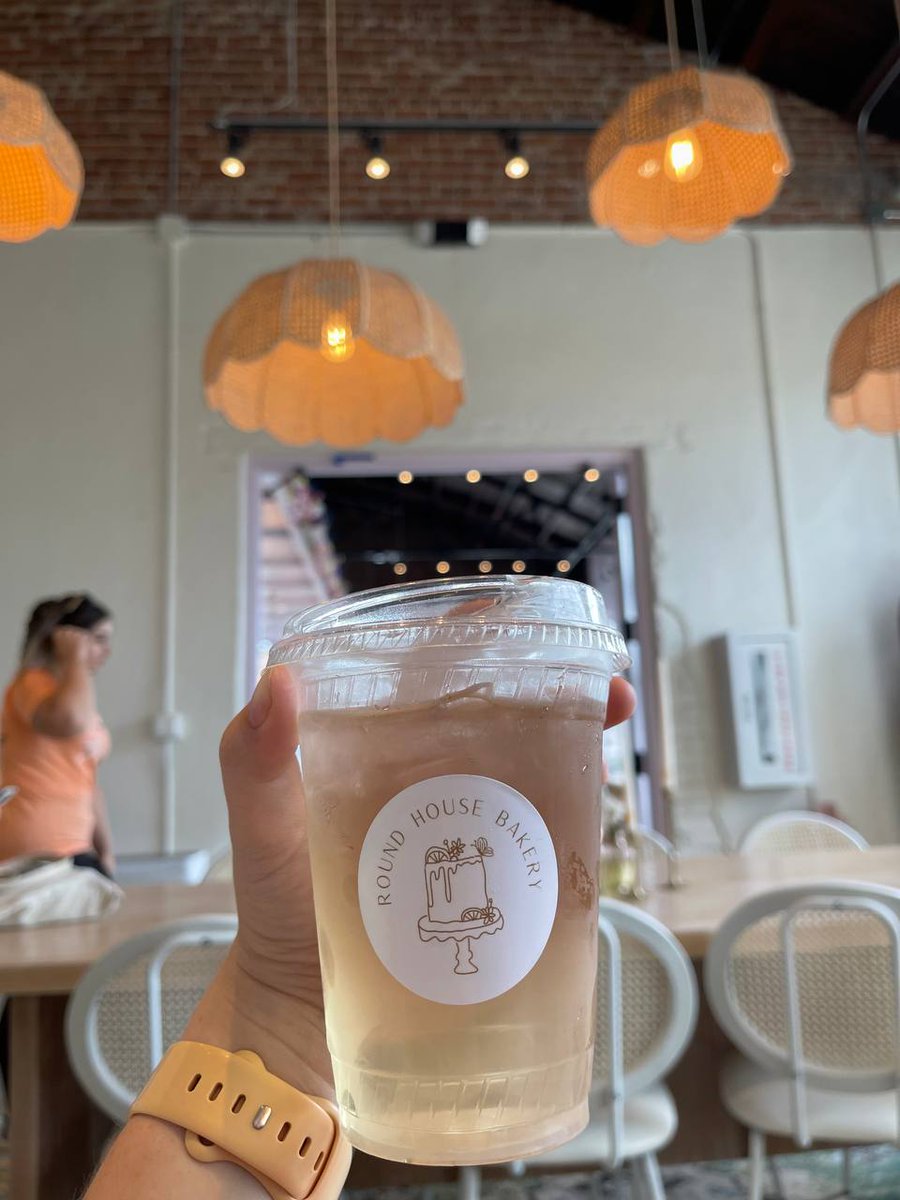 Our students had a wonderful time pressing flowers at Roundhouse Bakery last Friday as part of our cultural activity. It was an enjoyable and enriching experience!