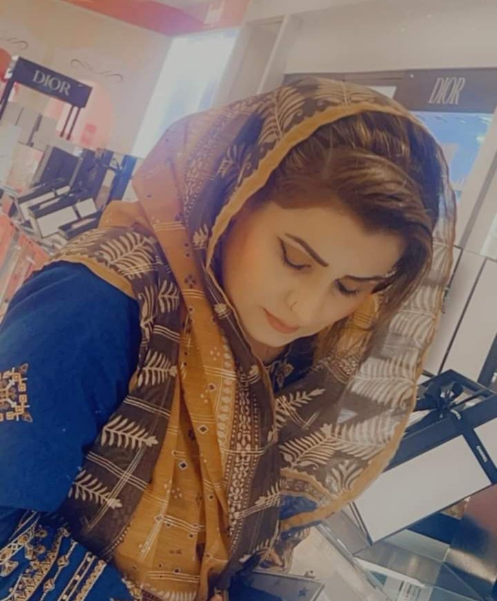 PakhtanaArabzai's tweet photo. زه فطرتاً مین د بشریت په ازادۍ
پیر نه یم چې حلقې د مریدانو جوړوم
جلان https://t.co/Ca5dOSxYdb