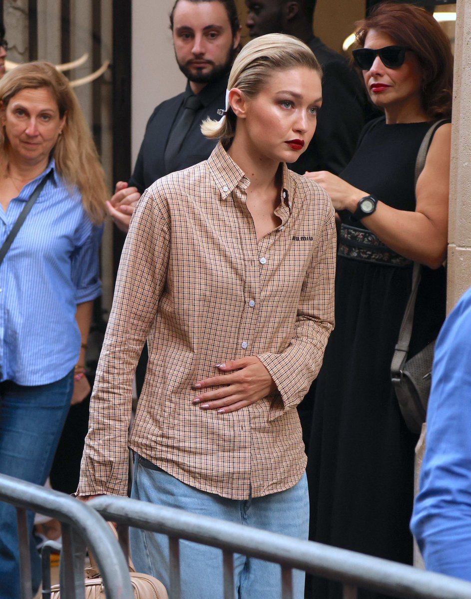 June 23rd: Gigi Hadid backstage at the Vogue World global fashion event in Paris, France.

gigihadiditalia.sosugary.com/gallery/