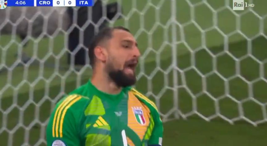 222xbja's tweet photo. mi sento così #CroaziaItalia https://t.co/d6CGDZhOit