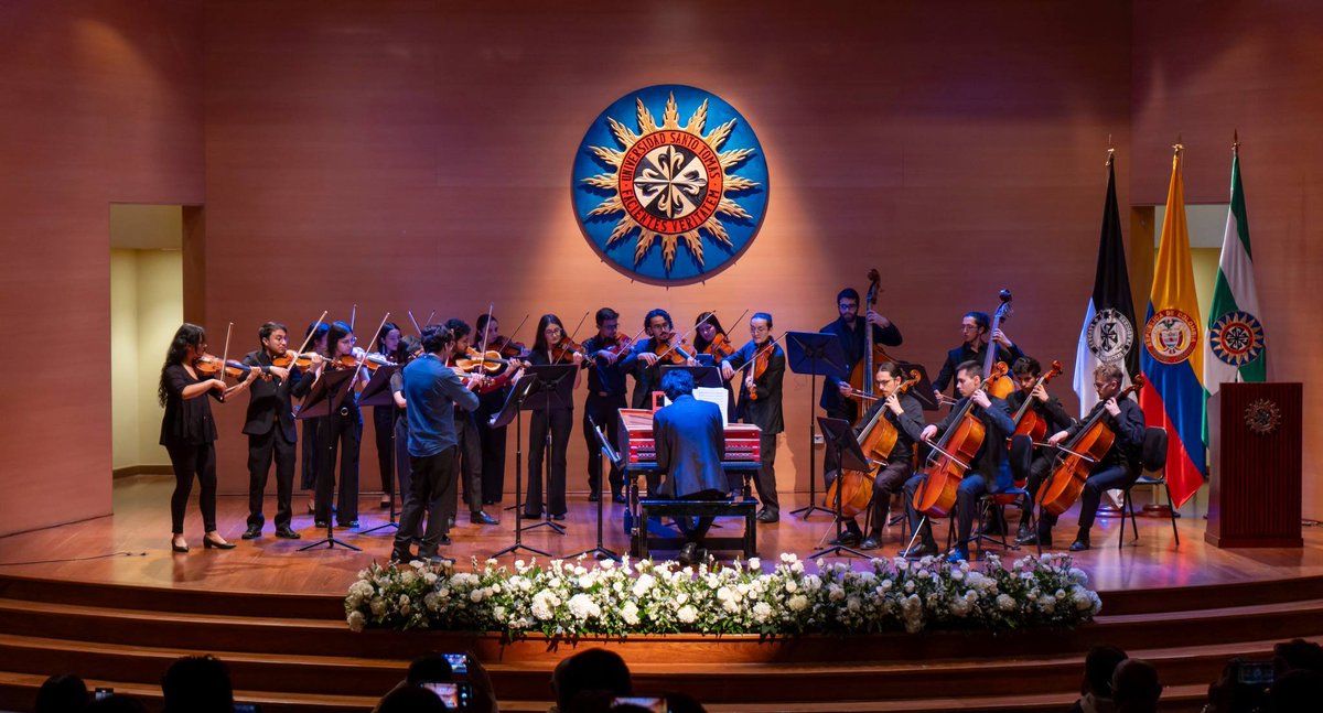 Universidad Santo Tomás - Sede Principal Bogotá (@santotobogota) on Twitter photo Nos enorgullece reconocer a magistrados, alcaldes y gobernadores de diversas regiones de Colombia. Además, disfrutamos de un maravilloso concierto de la Filarmónica de Bogotá.
<a href="/GobdeSantander/">Gobernación de Santander</a> <a href="/filarmonibogota/">Orquesta Filarmónica de Bogotá</a> #SomosSantoto Nos enorgullece reconocer a magistrados, alcaldes y gobernadores de diversas regiones de Colombia. Además, disfrutamos de un maravilloso concierto de la Filarmónica de Bogotá.
<a href="/GobdeSantander/">Gobernación de Santander</a> <a href="/filarmonibogota/">Orquesta Filarmónica de Bogotá</a> #SomosSantoto