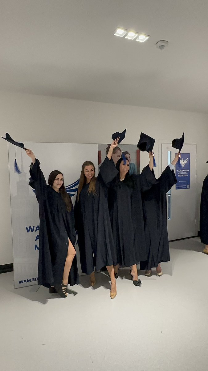 MMedyczna's tweet photo. 🌟 https://t.co/1gZ9OzG2y6 #pielęgniarstwo #ObronaMagisterska #Absolwenci #Wiedza #NowyPoczątek #Graduation #WAM #absolwentWAM #magister #dyplom #mgr #pielęgniarstwoWAM #AkademiaMedyczna #Akademia #pielęgniarkap #przyszłość https://t.co/sK8oL6OLRg