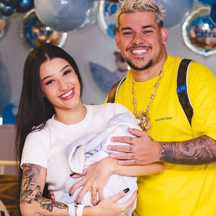 choquei's tweet photo. 🚨FAMOSOS: Bia Miranda conta que não deixa o filho dormir a tarde para que ele possa dormir a noite. https://t.co/WYrt8anY7o