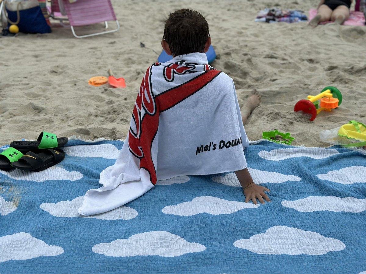 MelsDTCreamery's tweet photo. The coolest way to hit the beach is with your Mel’s Big Kahuna Beach Towel! Available in store $20ea.
#iykyk #coolkid #bigkahuna #summervibes #beachinit #ctvisit #ct https://t.co/9b8GxFvm2Y