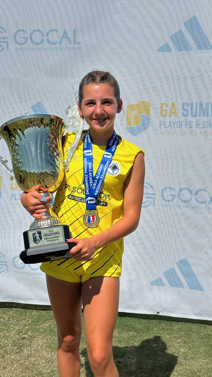 AveryGBennett's tweet photo. Way to go Mo!!! U13 Girls Academy League National Champions - TopHat!!! #proudsister @GAcademyLeague @TopDrawerSoccer @PrepSoccer @ImYouthSoccer https://t.co/vrzhcTxgiv