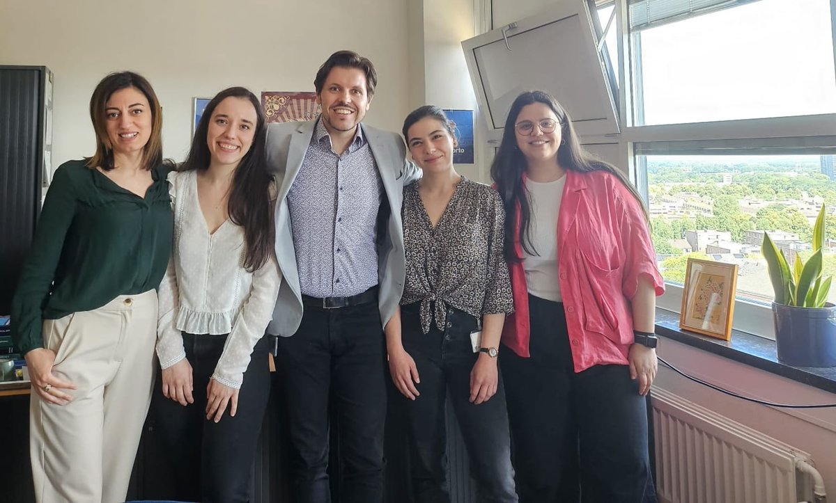 SantosLab_UMCG's tweet photo. We are very proud of Elena 🇪🇸&amp;Iulia 🇷🇴 Master's in Molecular Medicine&amp;Innovative Treatment (https://t.co/2ECdt4t4br) @researchumcg #GSMS  for the final research presentations @BBT_UMCG_RUG. Congrats,very proud of you👏🥳
Huge thx to co-supervisors @SerpicoLuigia &amp; @IdairaPacheco https://t.co/nQzQTV3QGI