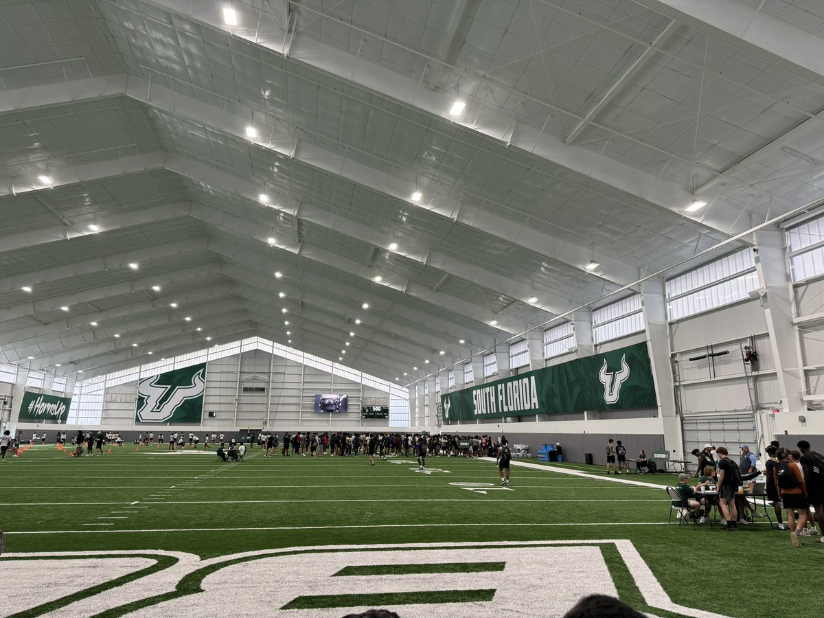 sunshinecar16's tweet image. Great work at the USF high school prospect camp with great coaching from @CoachGolesh @Coach_DVD @CoachJamesRowe
@CoachShort2 @DbD0J0 @Coach_HTaylor