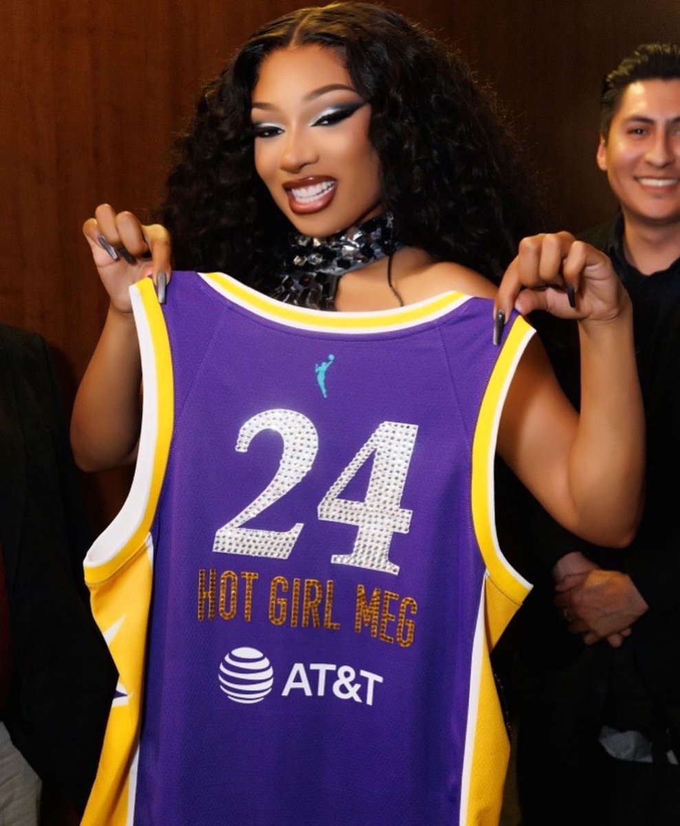 WomensHoops_USA's tweet photo. Real hot girl shit. https://t.co/nFIPPnRm4E