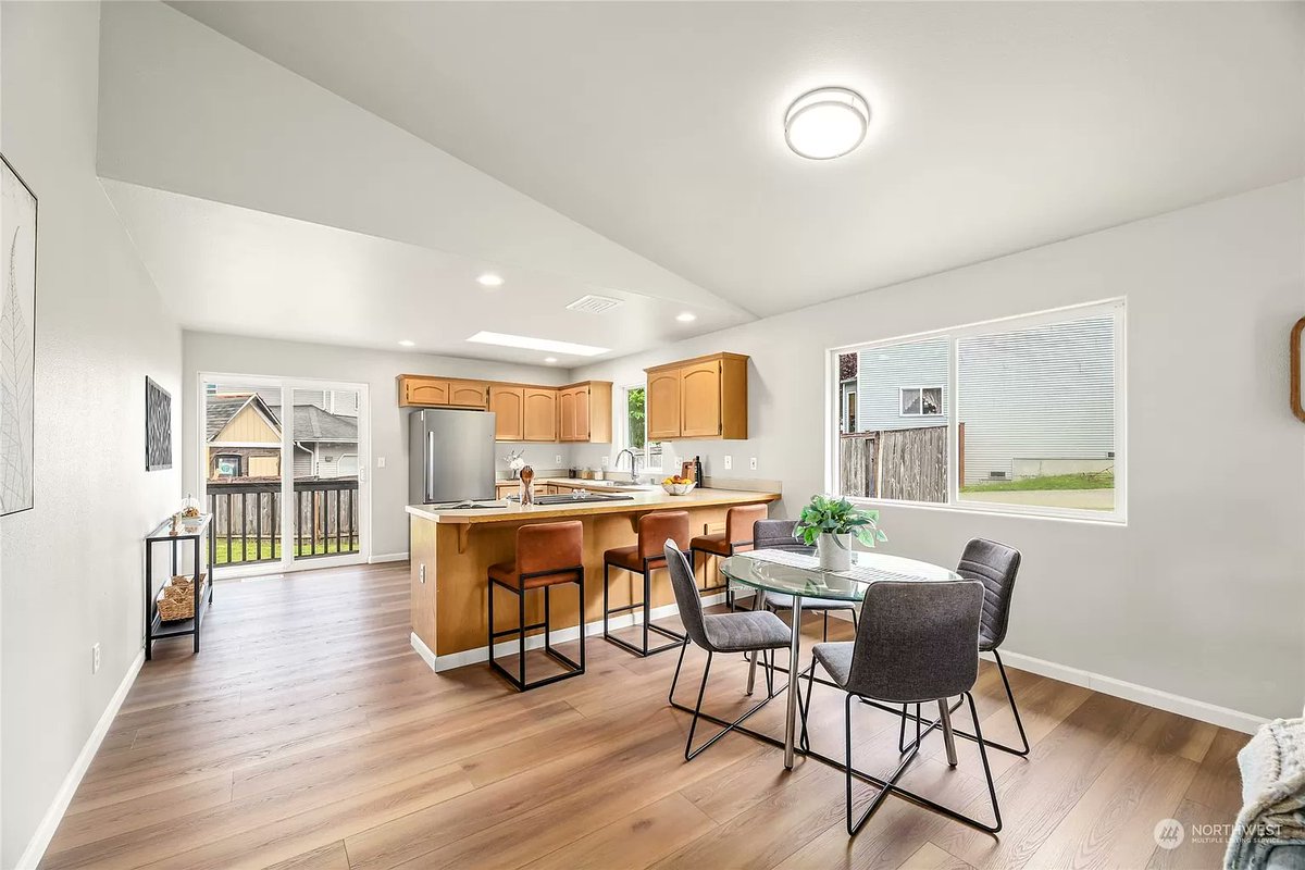 AdisuFanta's tweet image. 🏡 One document is all that stands between you and your new home! Act fast with Fanta Properties.#FinalStep #PendingProperty #RealEstate #DreamHome #HomeBuyers #PropertyDeals #HomeSweetHome #RealEstateMarket #HouseHunting #BuyersMarket #MoveInReady #HomeOwnership #FantaProperties