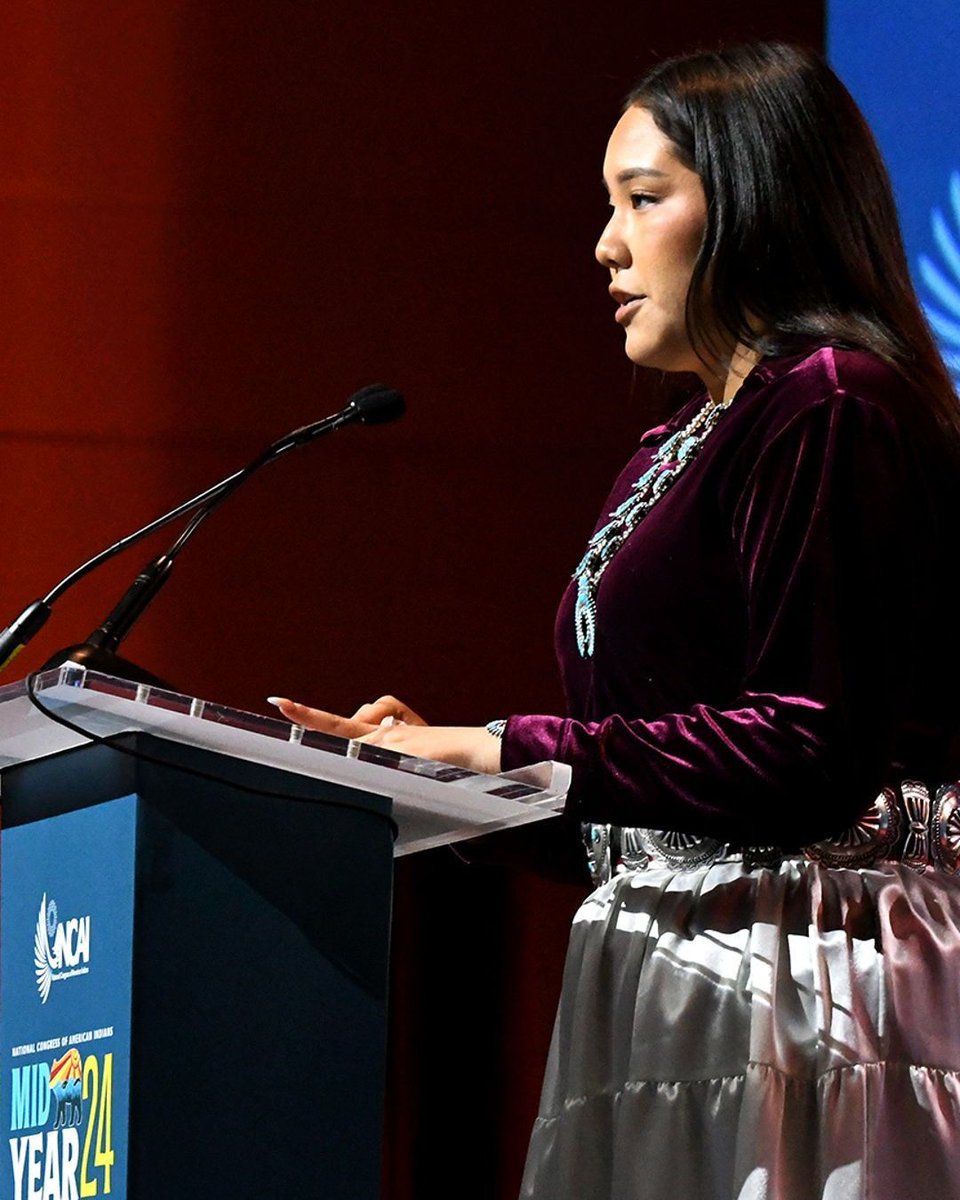 NCAI1944's tweet image. NCAI Youth Commission Co-Vice Presidents Kennedy Pete (Navajo Nation) and Charli Earth (Winnebago Tribe of Nebraska) took the General Assembly stage at #NCAIMY24, showcasing that Native youth are at the forefront of vital movements and conversations across #IndianCountry. ⭐