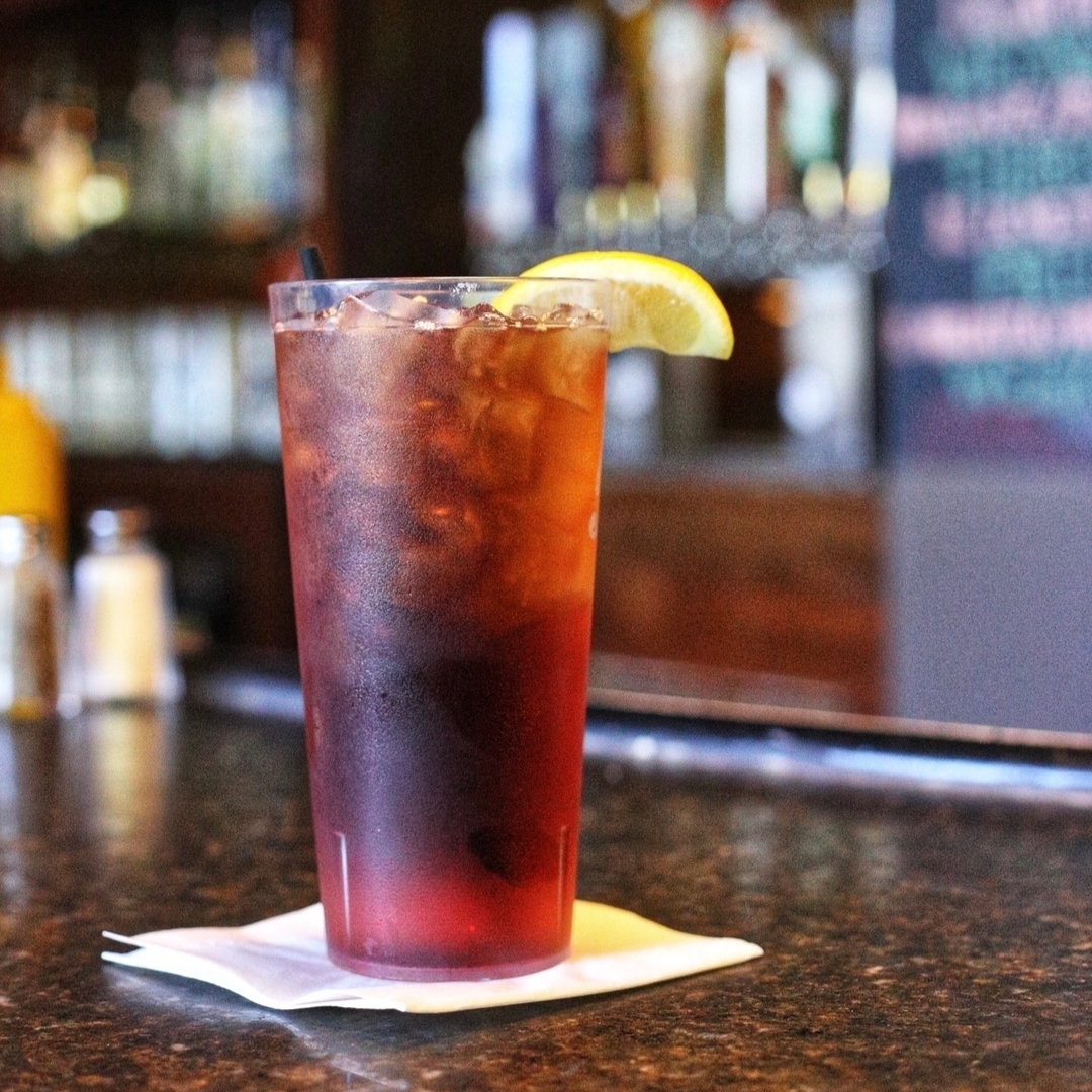 SWEET Summertime ☀️ It's hot out! How are you staying hydrated? Sweet tea, margarita, or beer? #cheers 

#urbanfoodgroup #raleighdrinkpics #raleighrestaurants #rdugems #raleighfoodies #raleighcocktails #raleighdrinks #919 instagr.am/p/C8nHEETzZ1Y/