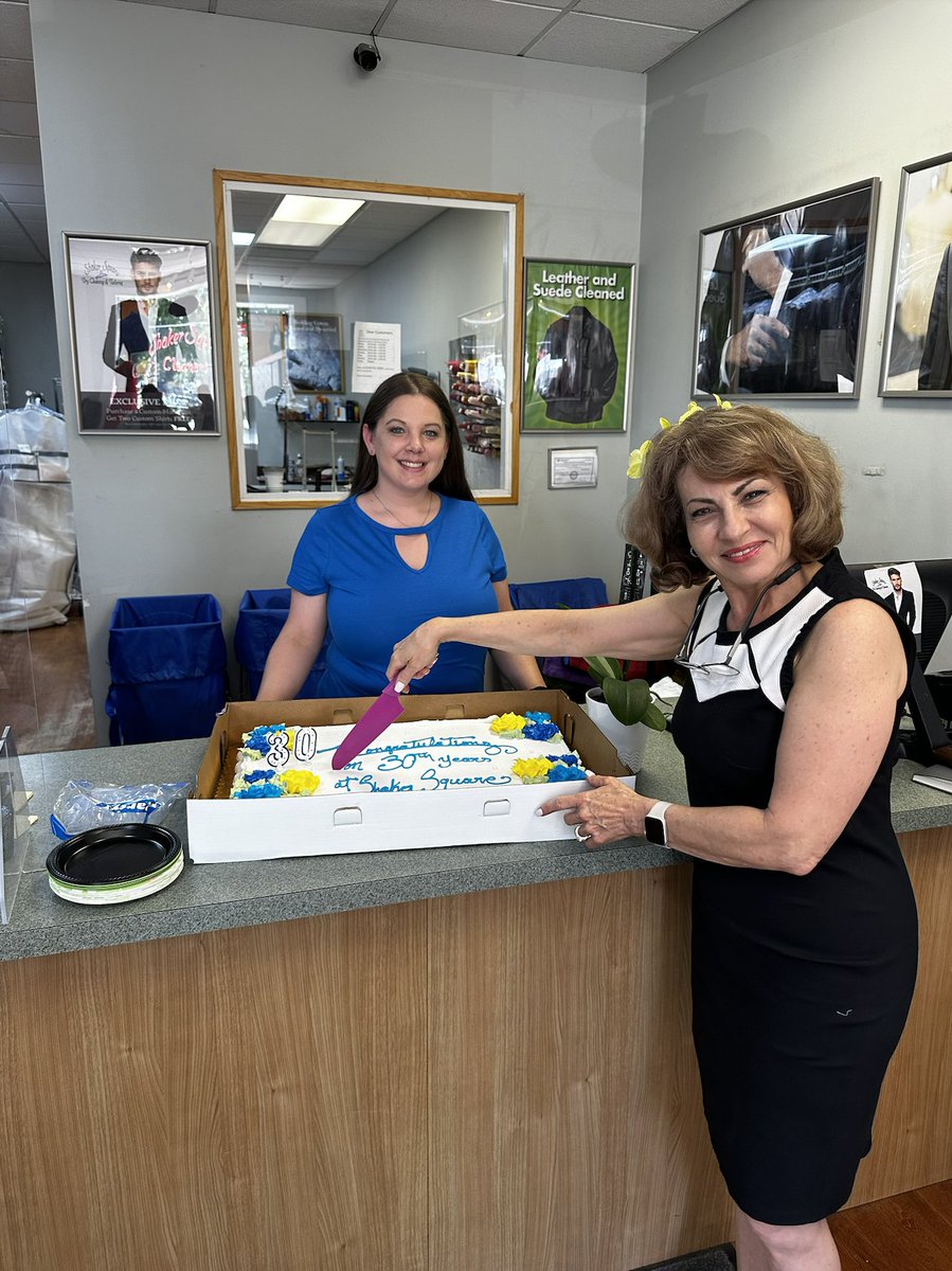 shakersquarecle's tweet photo. Today we celebrated our longest-standing tenant, Elina Kreymerman with Shaker Square Dry Cleaning & Tailoring, for 30 years of business at the Square! Congratulations, we are so happy to have you as part of the Shaker Square family!
#shakersquare #wearebuckeye #cleveland https://t.co/d4p4IBQ3HP