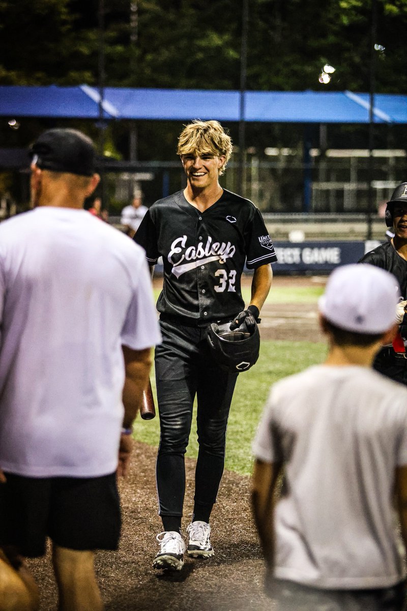 A strong performance by <a href="/FordRaffo/">Ford Raffo</a> on the mound and 3 homeruns by <a href="/LukeRomine/">Luke Romine 18</a>, <a href="/south_mccoy/">South McCoy</a> and <a href="/FarrFromAR/">Kevin Landry Farr</a> allow EBC 17u-Mungle to move to 3-0 in pool MM of the 17u PG WWBA.