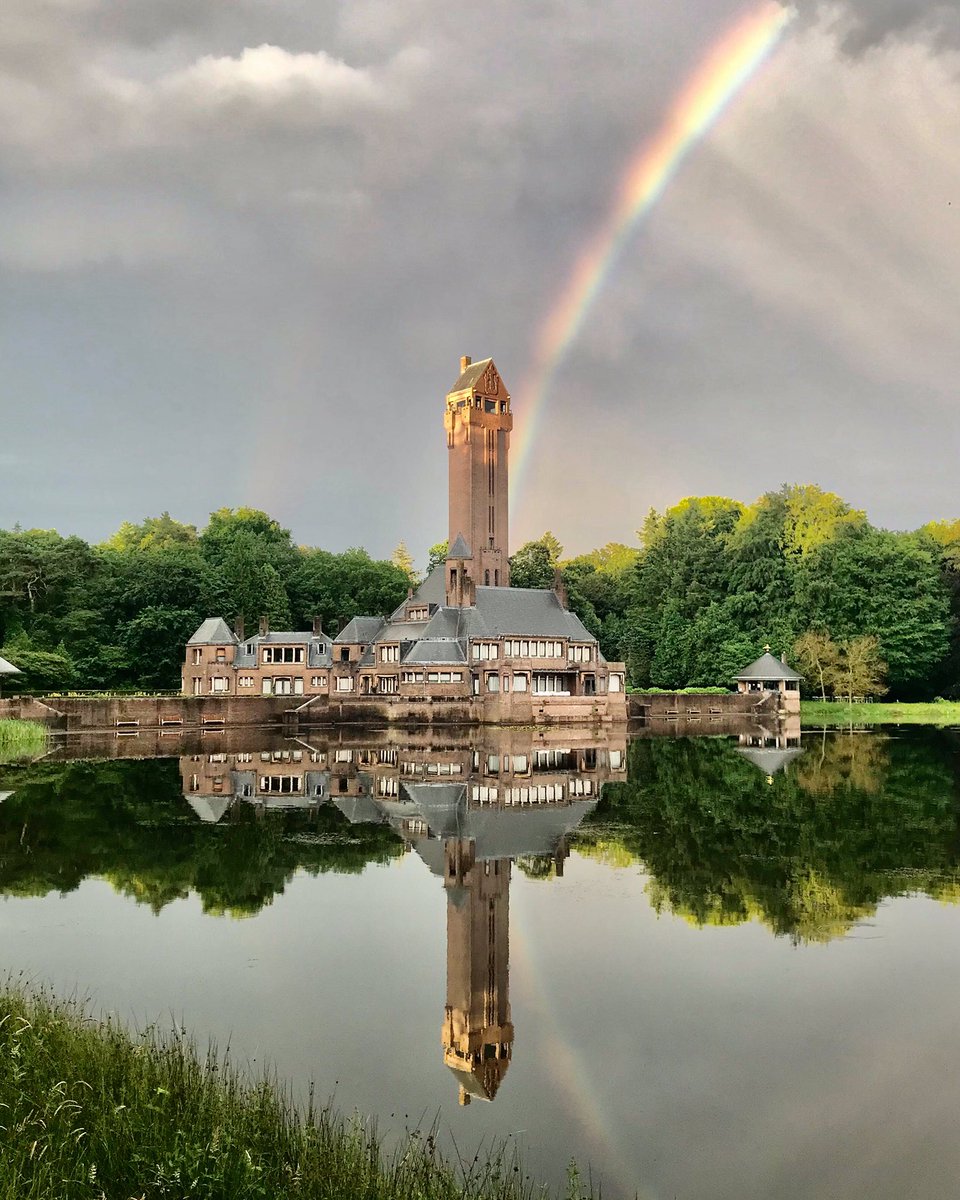 Jachtslot Sint Hubertus <a href="/HogeVeluwe/">NP De Hoge Veluwe</a>