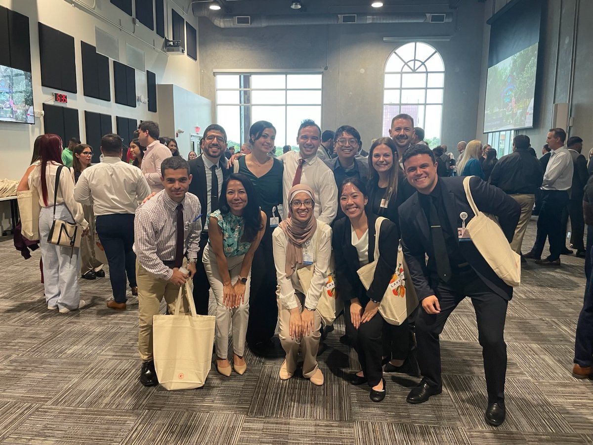 LRHGME_FM's tweet image. We are excited to welcome eight more Family Medicine residents to Lakeland!🦢 Thank you to the LEDC for hosting an enjoyable evening to help celebrate their start of residency. #lkld #lakeland #florida #lakelandregionalhealth #medicaleducation #familymedicine #MATCH2025