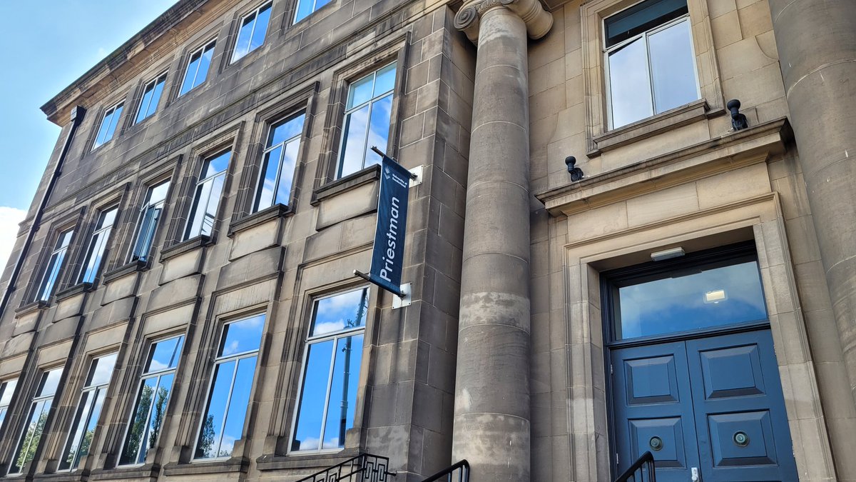 Sinéad Florence Livingston tweet media