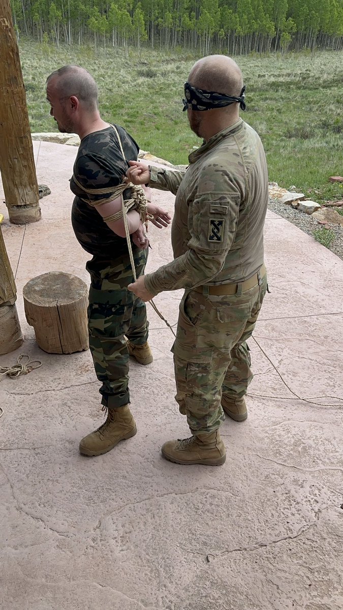 I thought it would be fun to see <a href="/ToKnotty/">Shibari Shawn</a> tie someone while he was blindfolded. I got a 1st had seat 😝 Little did I know he’s had lots of practice in dark clubs 😂 less than 10 mins. I was impressed and turned on 😈#CampKnotty2024