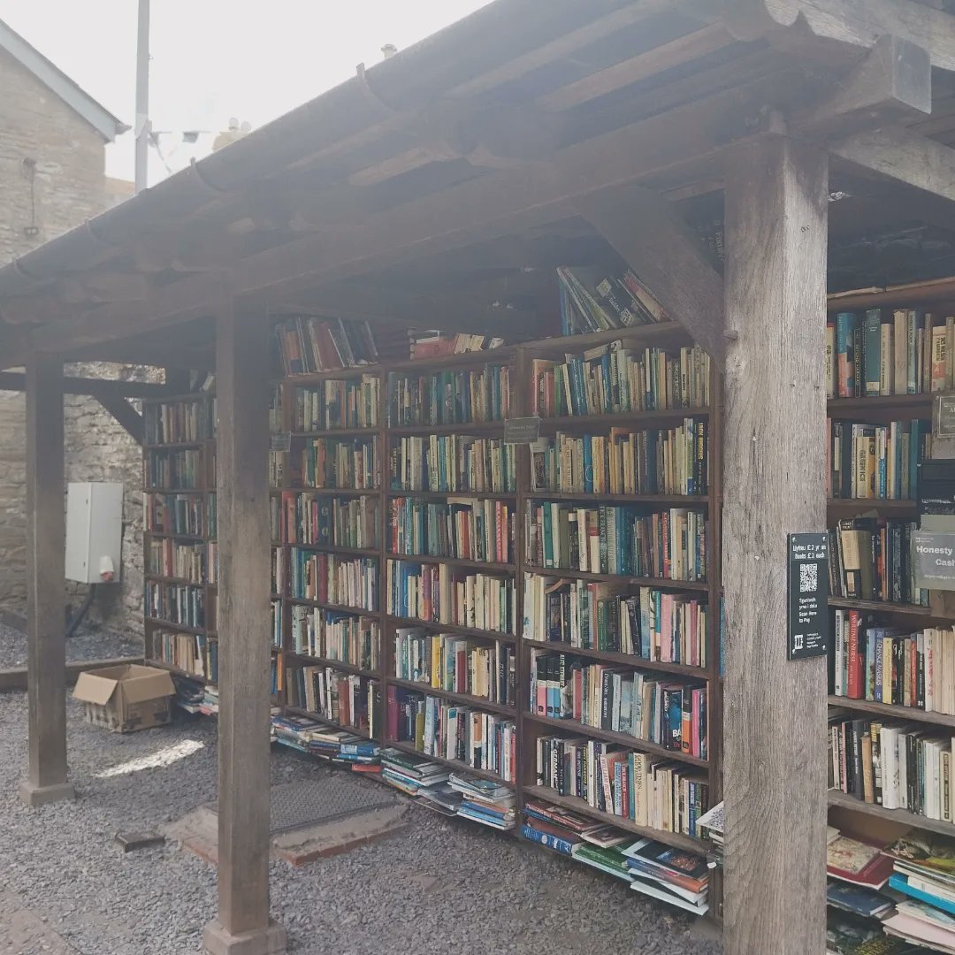 Been missing in action for a few days as I've been enjoying a little solo jaunt around Mid Wales. First stop was Hay on Wye and what a pleasure it was. And of course I came away with books. Lots of books.