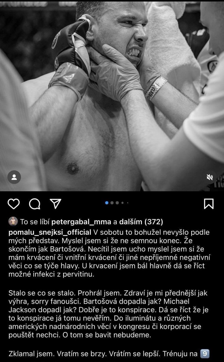 PTrbusek's tweet photo. To spíš vypadá, že je na perníku on, když tohle vymýšlel. Nechápu, jak může být někdo fanda tohoto retarda 😀🤦♂️ #clashofthestars https://t.co/RkWbszVfNT