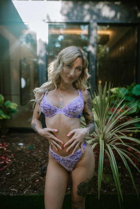 First month is only $5 to join 😜💕 https://t.co/01TZ2AlJ5p<a href="/tag/mvsales"class="tags"><span>#mvsales</span></a>