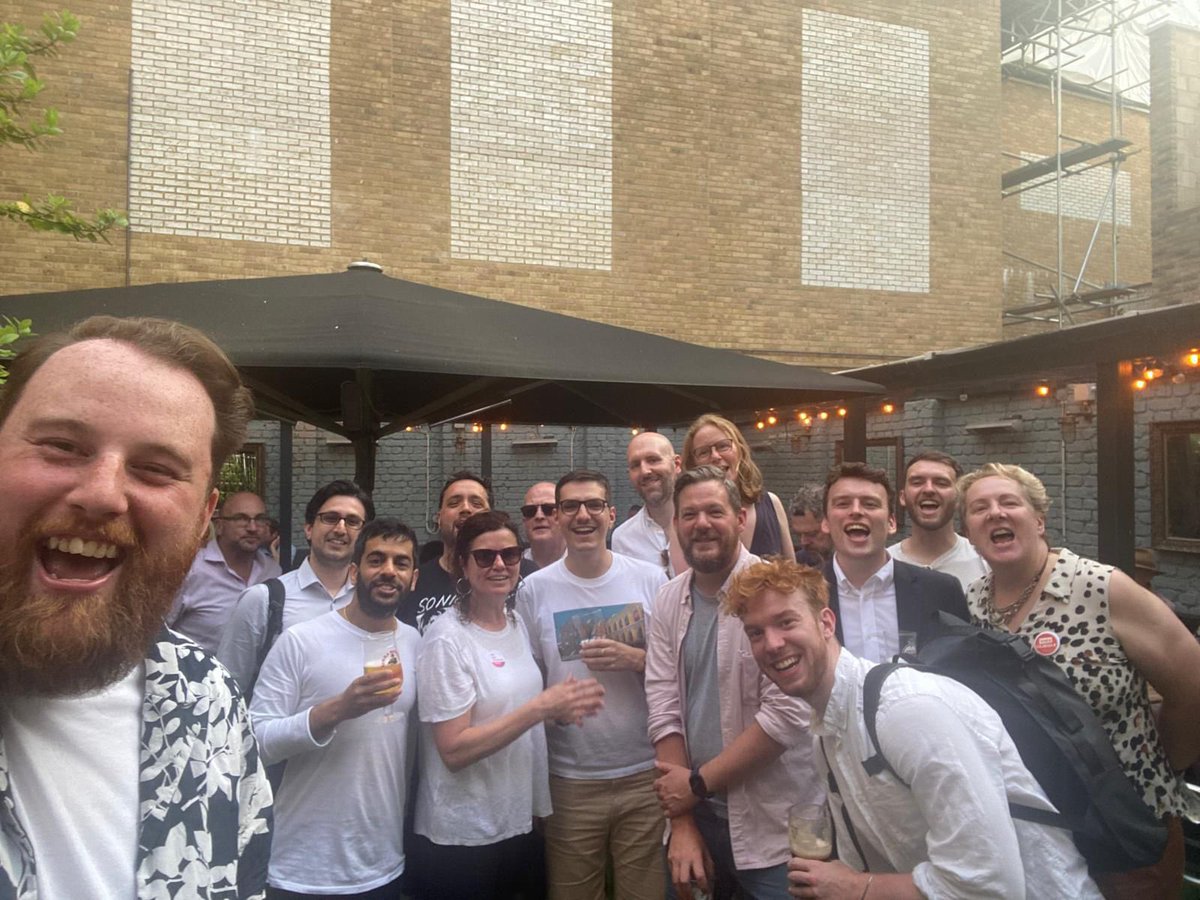 Back out in Chelsea and Fulham for <a href="/ChelFulhamBen/">Ben Coleman</a> with  <a href="/LambethLabour/">Lambeth Labour</a> friends 🌹🌹
