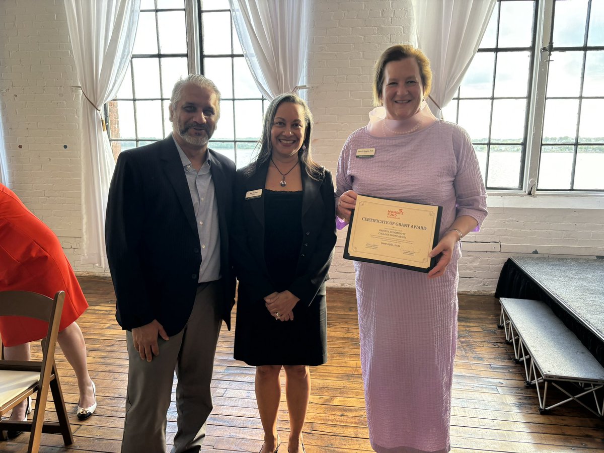 Extremely thankful to receive a $10,000 Fostering <a href="/wfsouthcoast/">Women's Fund SouthCoast</a> Entrepreneurship Grant Award from the Women's Fund SouthCoast. This funding will allow <a href="/BristolCC/">BristolCC</a>  Entrepreneurship program to empower and support women entrepreneurs as they pursue their entrepreneurial ambitions.