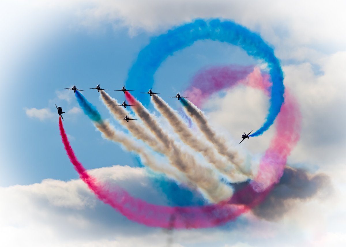 AdrianHowes's tweet image. Another stunning display from the Red Arrows at Sywell @rafredarrows
