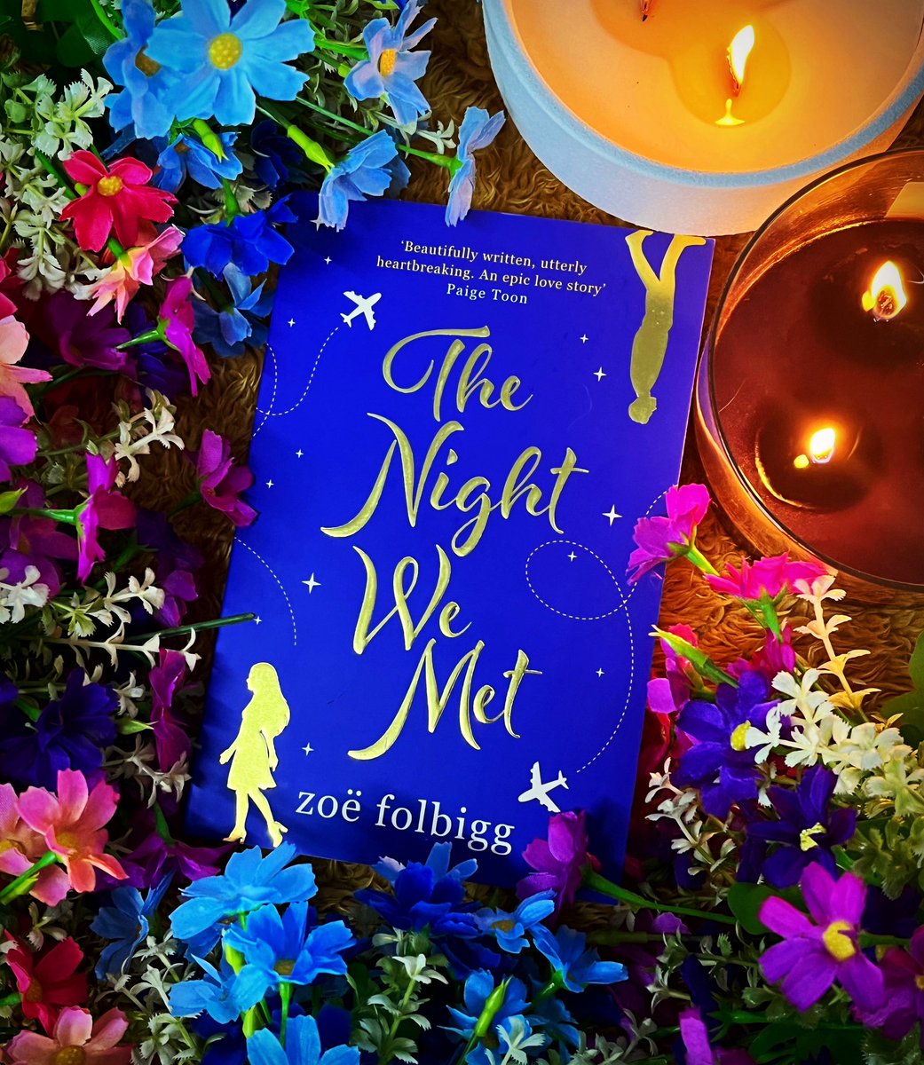 GaryCollins_'s tweet image. After hearing Zoë talk about this book I knew it had to be my next read 
💜💙🧡💚
#TheNightWeMet