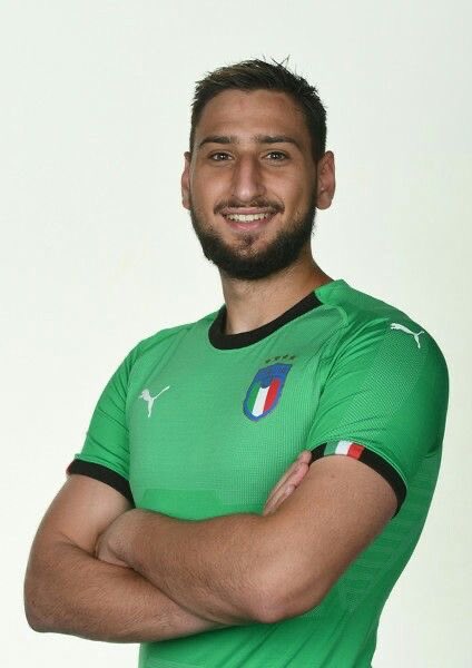 troppowyse's tweet photo. le uniche persone di cui mi fido in quel campo: 
#EURo2024 #CroaziaItalia https://t.co/ivbXPpA1VF