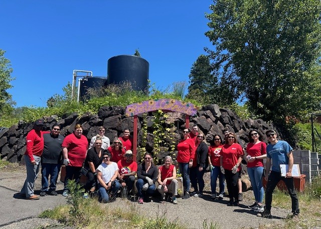 #KingCountyConnection

Our King County office would like to thank Key Bank for their help at our Paradise Parking Plots Community Garden. With their help, we were able to plant over 30 new plants and weed over 1,000 square feet of our native species restoration area!