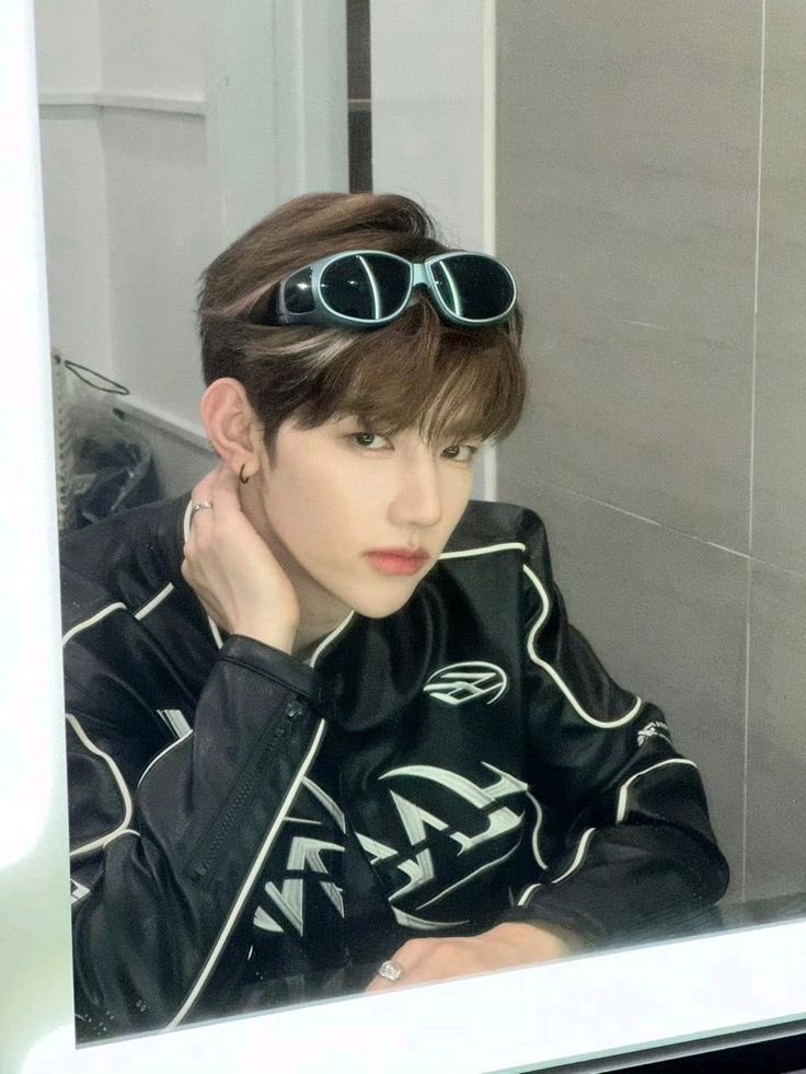 Don’t I look good..?